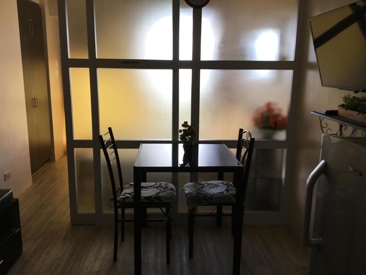 Condominium With Swimming Pool And Viewing Deck Tagaytay City Eksteriør bilde